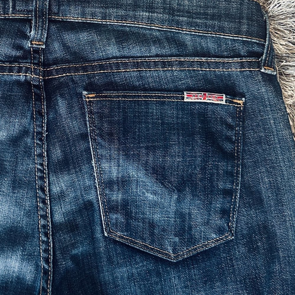 HUDSON JEANS - SIZE 27 - RELEASED RAW HEM  - DARK WASH DENIM, GREAT CONDITION!